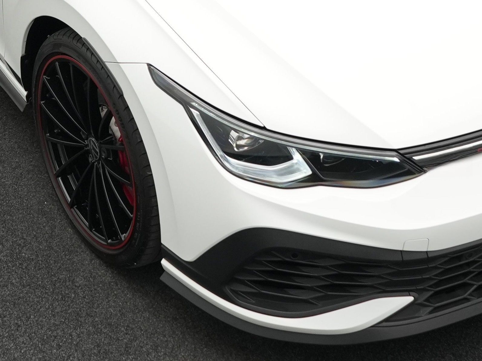 Volkswagen Golf VIII GTI Clubsport 2.0 TSI R-Abgas*PANO foto 15