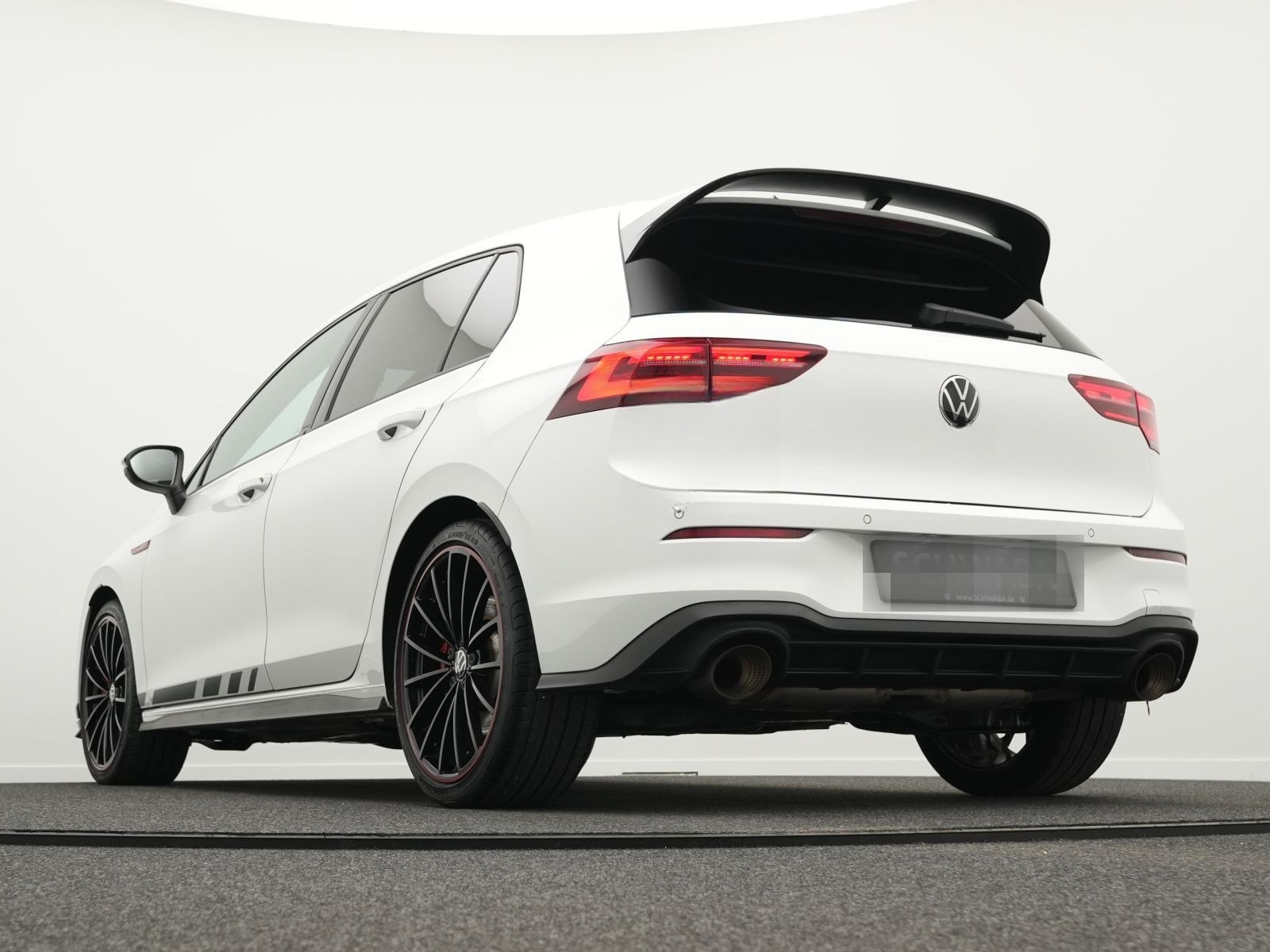 Volkswagen Golf VIII GTI Clubsport 2.0 TSI R-Abgas*PANO foto 21