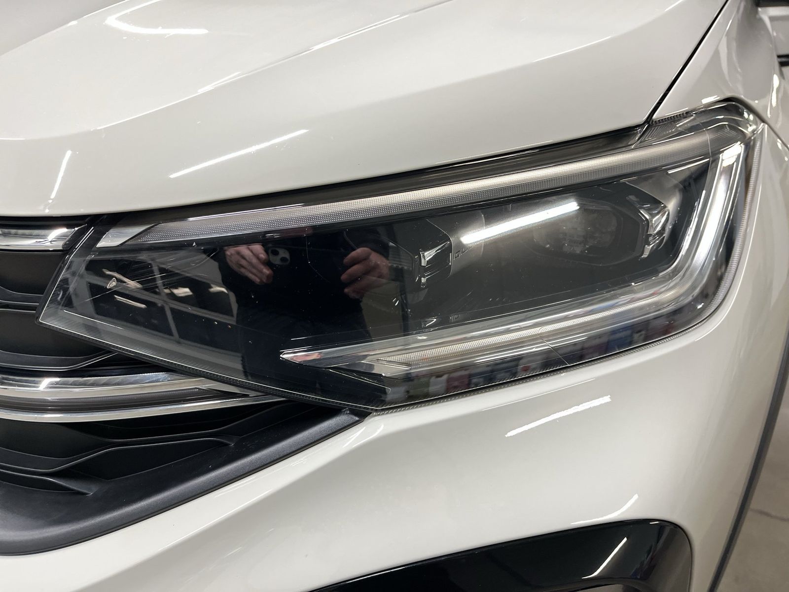 Volkswagen Taigo R-Line 1.0 TSI DSG AUT Fernlichtass. LED foto 12