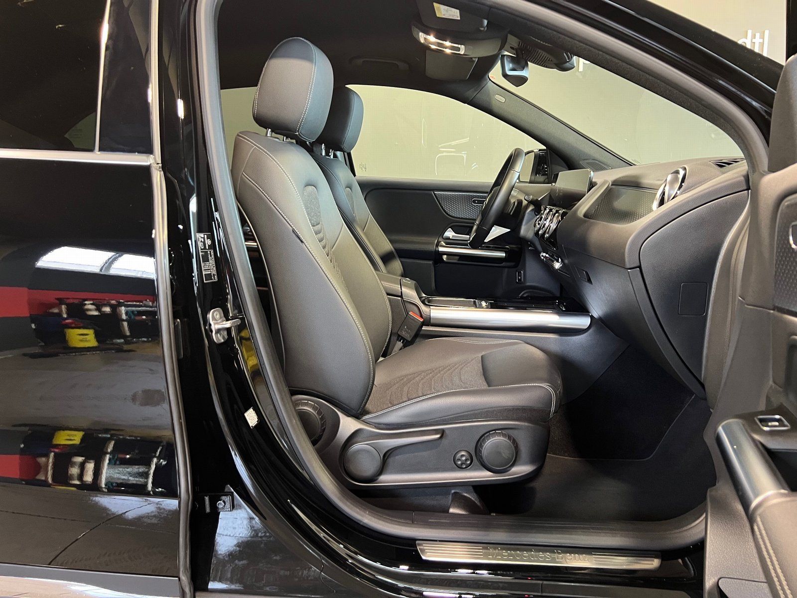 Mercedes-Benz GLA 200 Progressive AHK/MBUX/LED/ele.Heck/Kamera foto 9