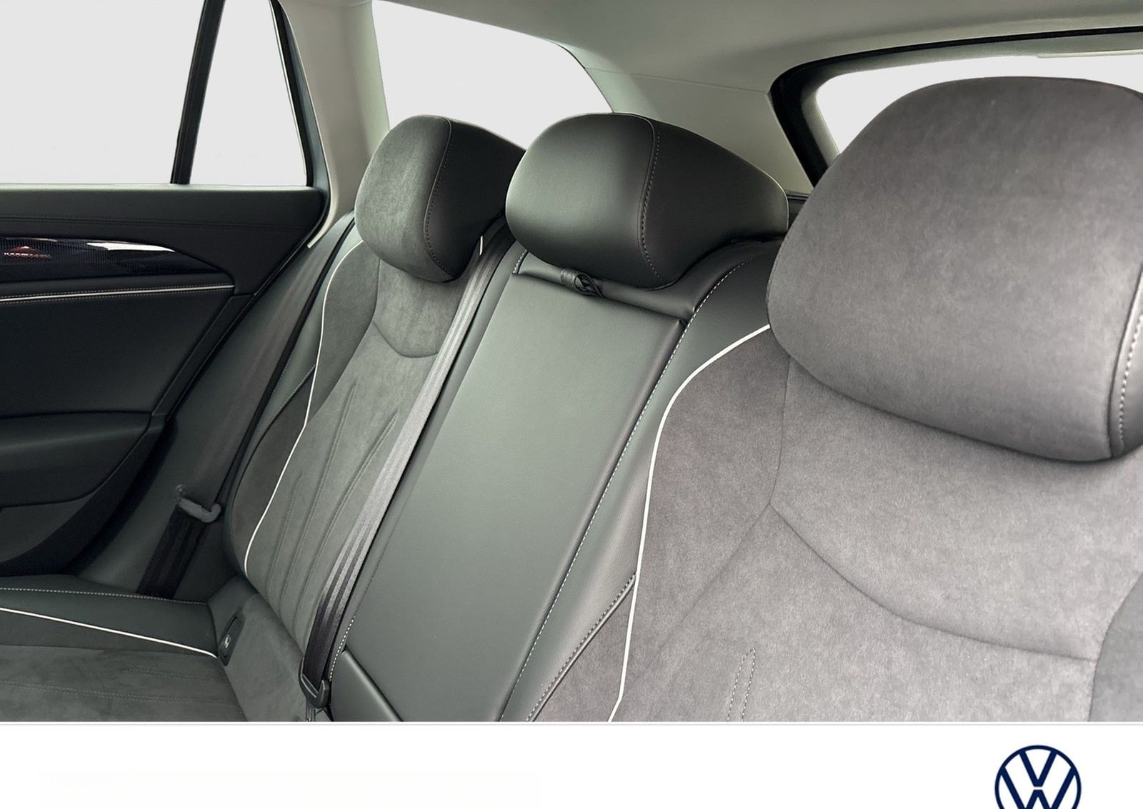 Volkswagen Passat Variant 1.5 HYBRID BUSINESS AHK CAM ACC foto 9