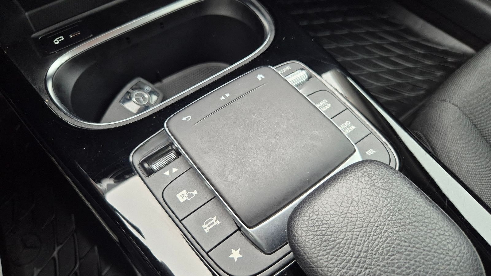 Mercedes-Benz A 250 e DCT/NAVI/ACC/CarPlay/Android/DAB/SHZ/ALU foto 12