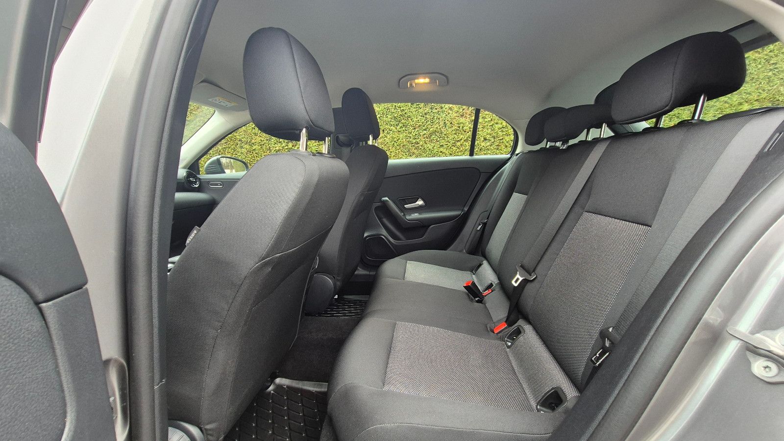 Mercedes-Benz A 250 e DCT/NAVI/ACC/CarPlay/Android/DAB/SHZ/ALU foto 20