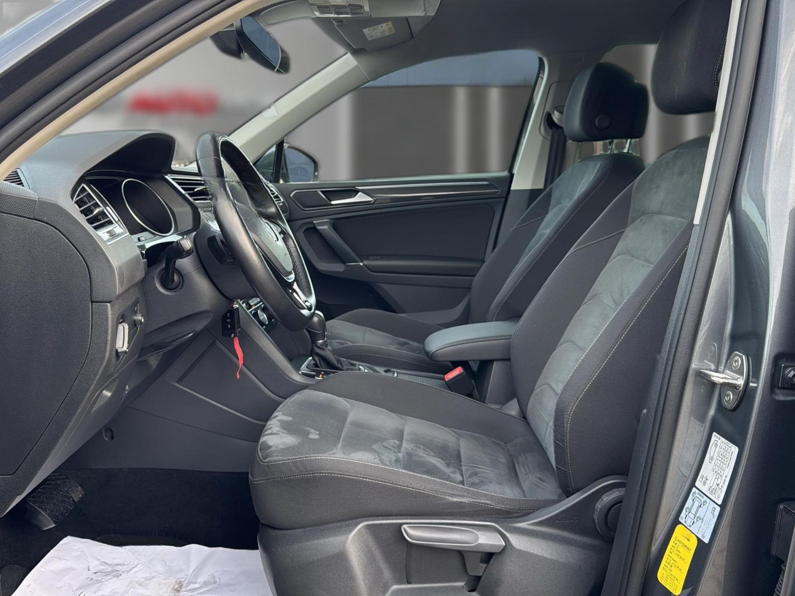 Volkswagen Tiguan Highline 4Motion+LED+HUD+AHK+ACC+1.HAND foto 15