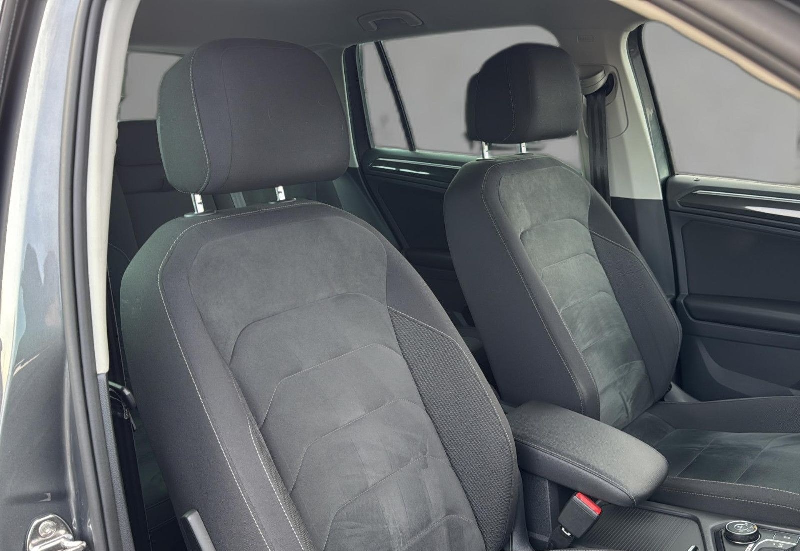 Volkswagen Tiguan Highline 4Motion+LED+HUD+AHK+ACC+1.HAND foto 22