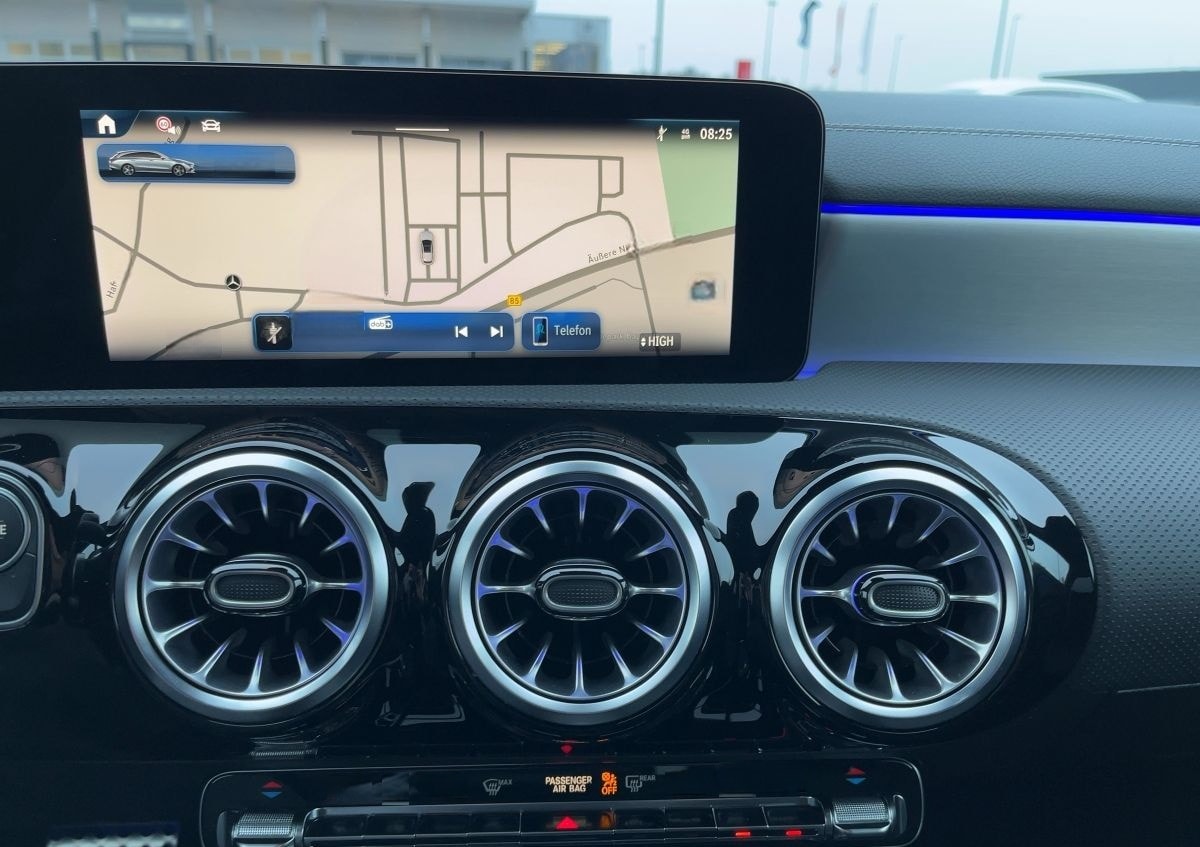 Mercedes-Benz CLA 200 d SB AMG ADV. PLUS+NIGHT+AHK+MULTIB+AMBI foto 14