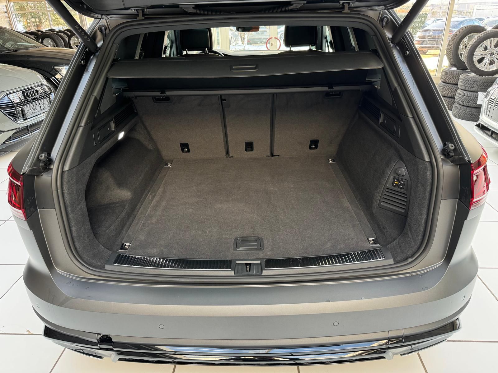 Volkswagen Touareg R-Line Matt Pano StHeiz HUD AHK IQ.DRIVE foto 11