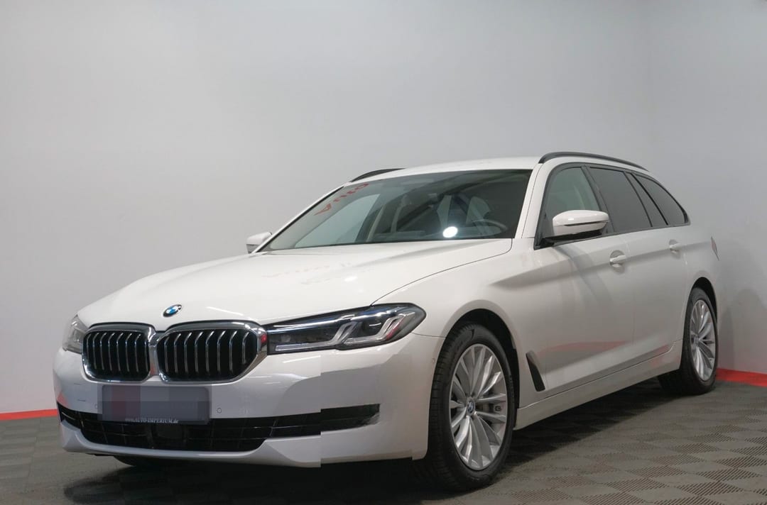 BMW 540 d xDrive Touring Luxury Line 2023