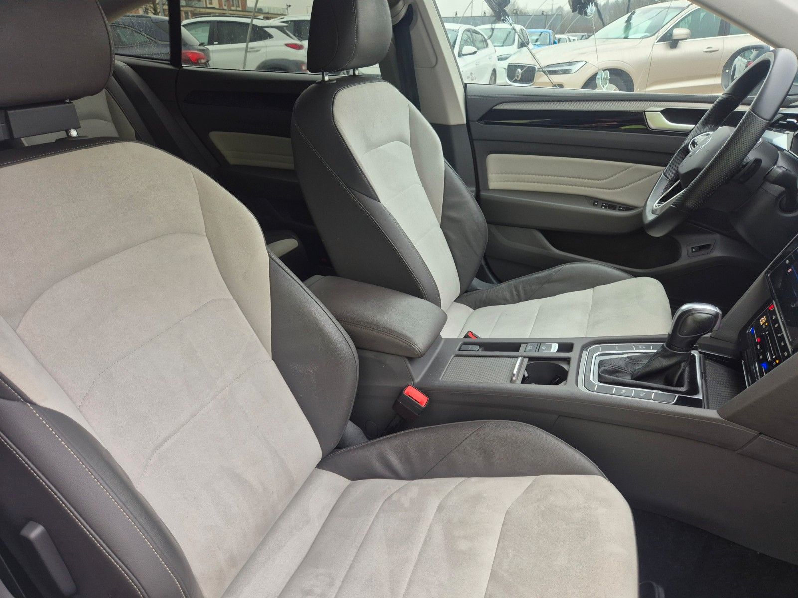 Volkswagen Arteon 2.0 TDI SCR DSG Elegance foto 14