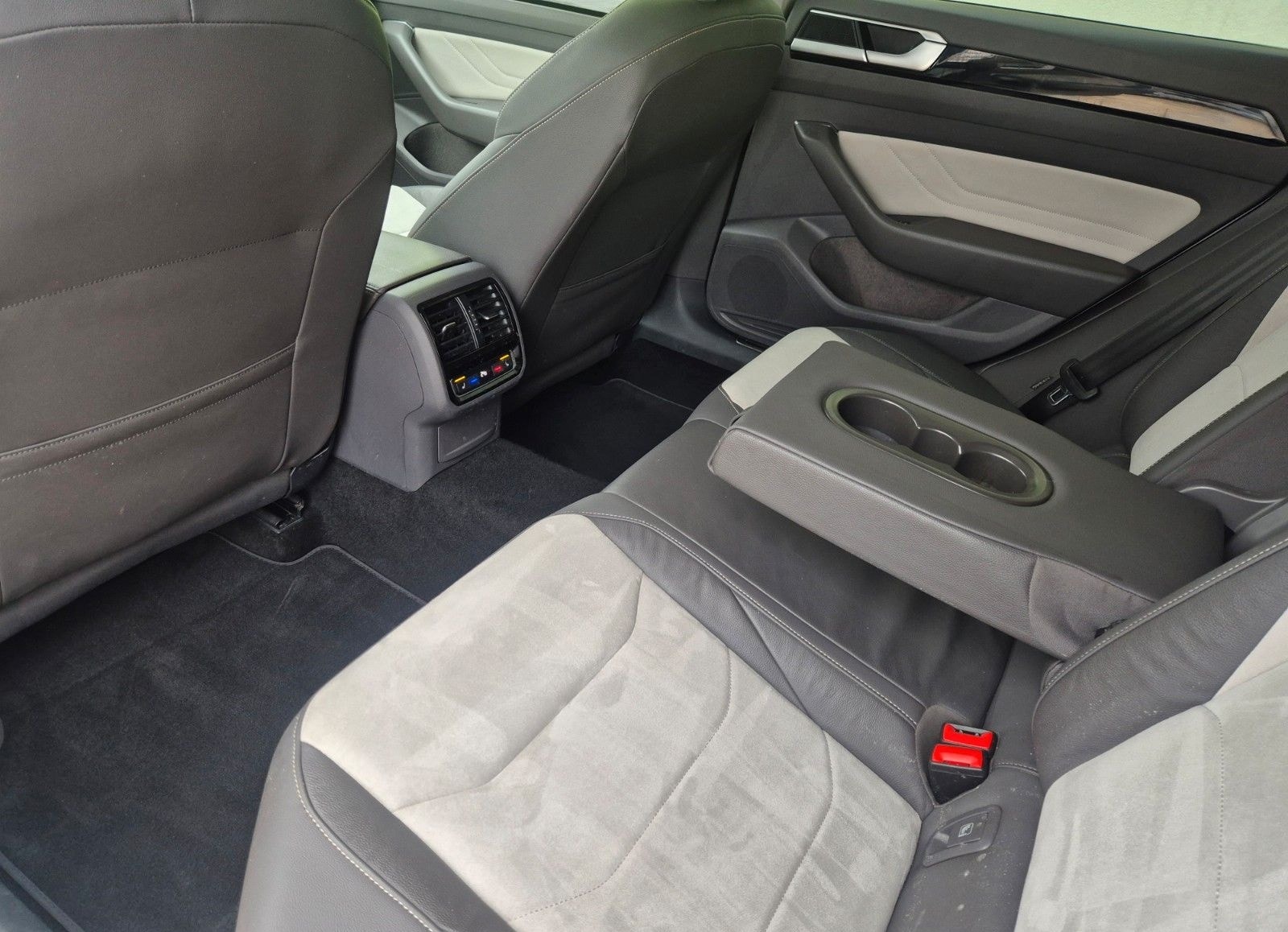 Volkswagen Arteon 2.0 TDI SCR DSG Elegance foto 15