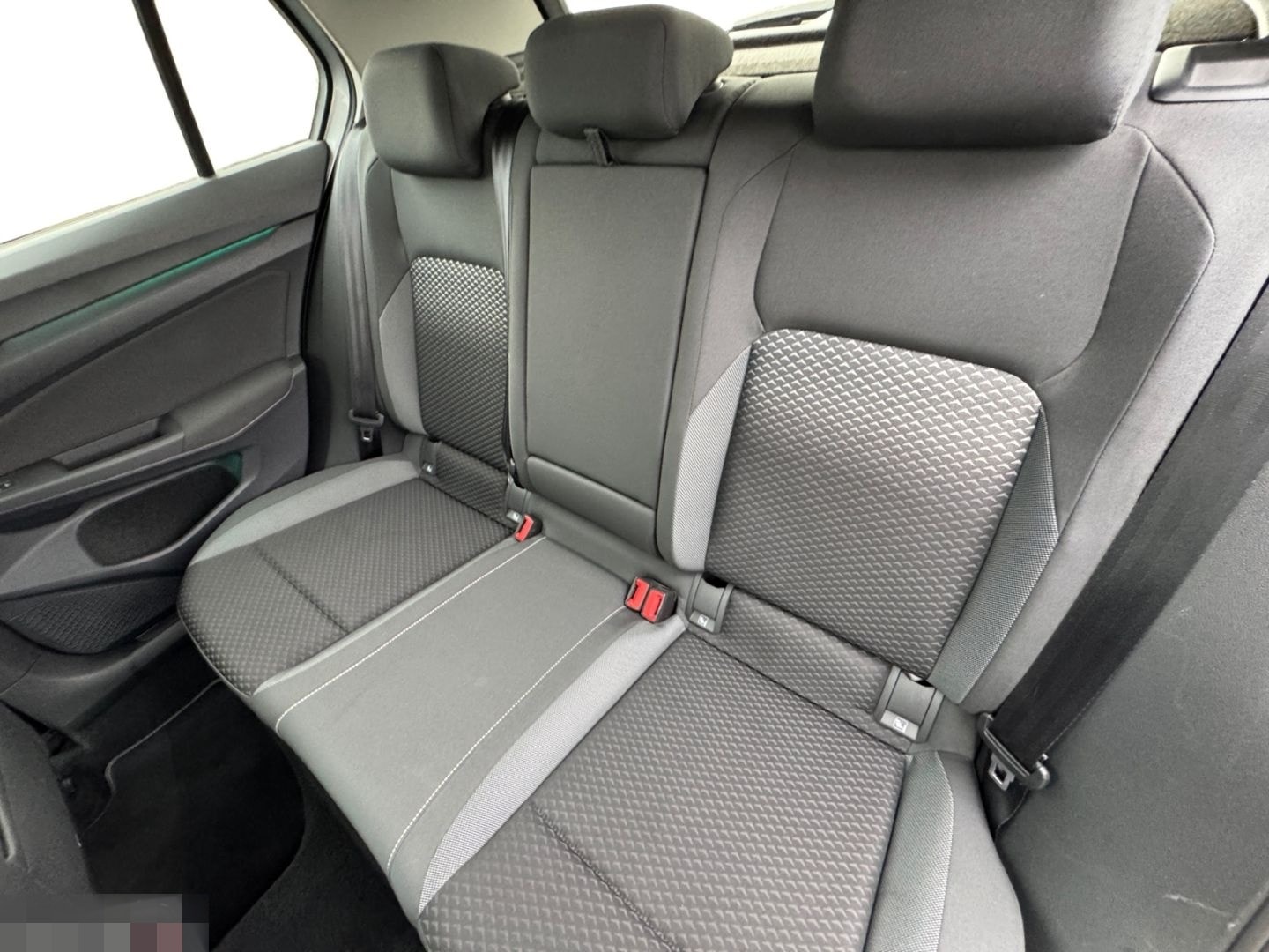 Volkswagen Golf 8 2.0 TDI Active LED/NAVI/PANO/AHK/APP+++ foto 13