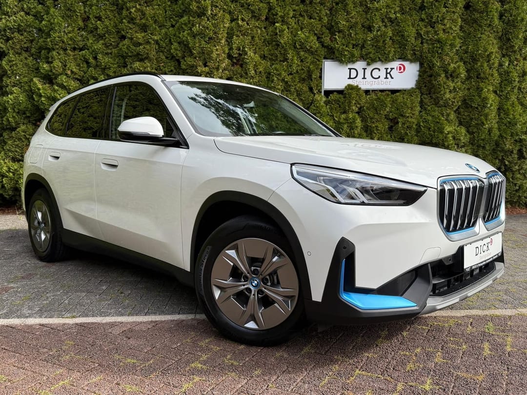 BMW iX1 30 xDrive 64 kWh SHADOW 2023