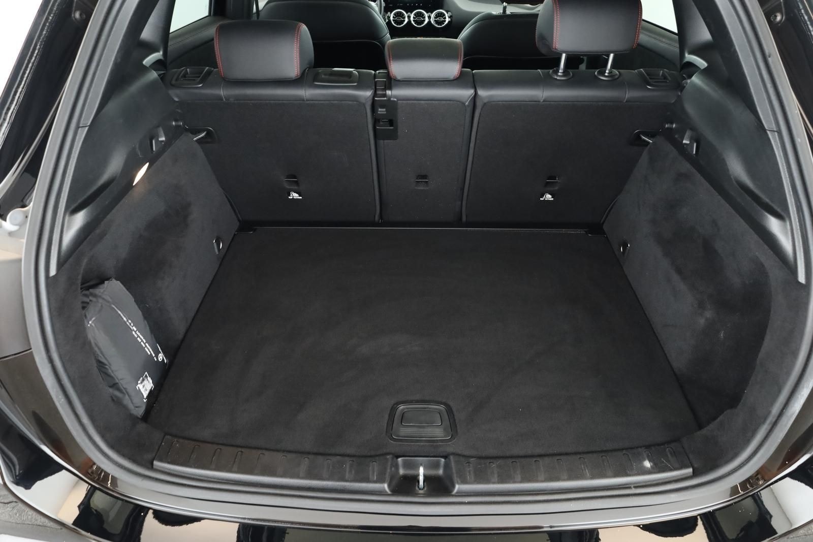 Mercedes-Benz GLA 220 d 8G 4M AMG LED Pano Digi Navi SHZ Kam foto 19