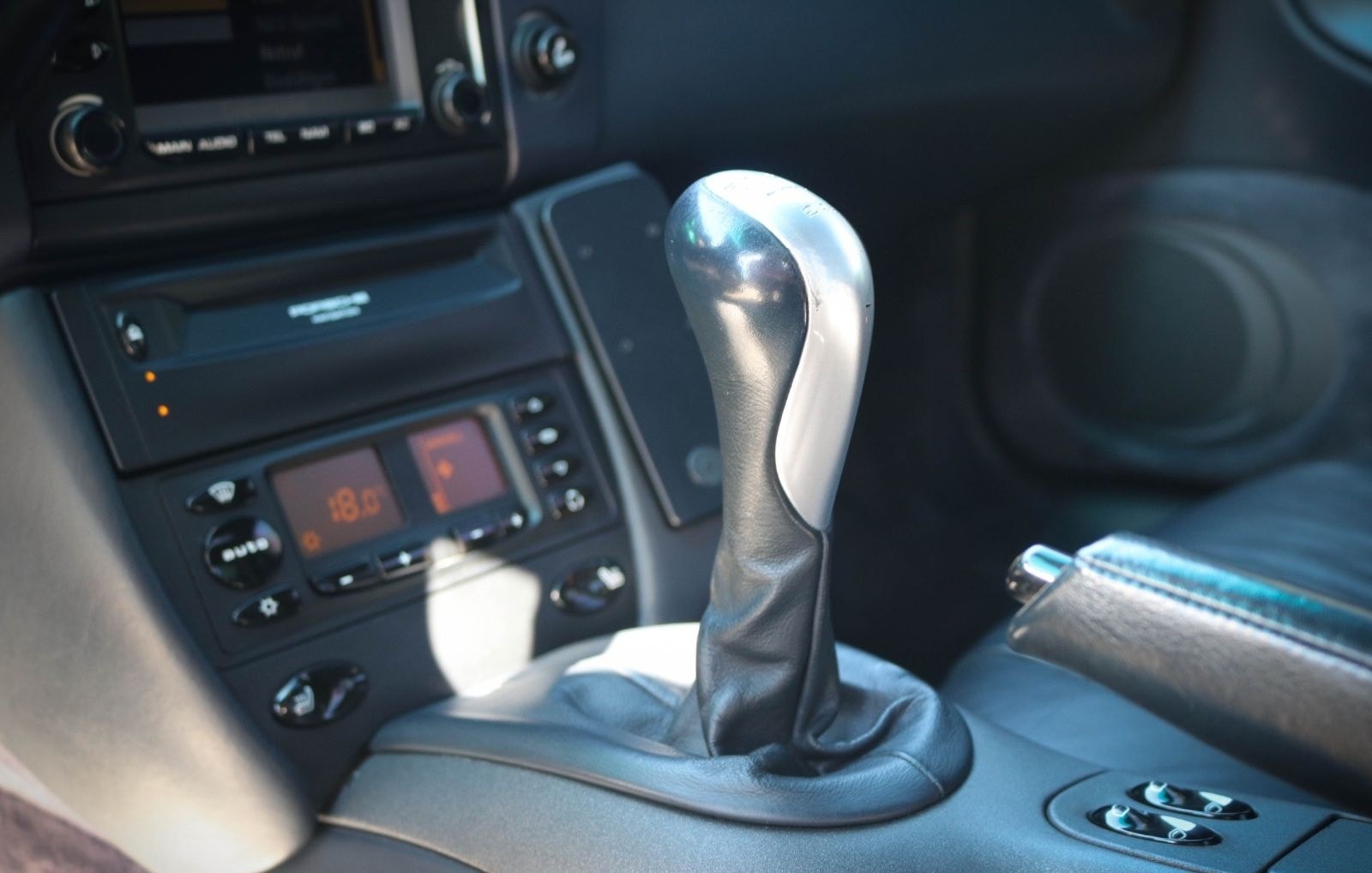 Porsche 996 911 Carrera Coupé*Schalter*Navi*SHZ*dt.Auto* foto 13