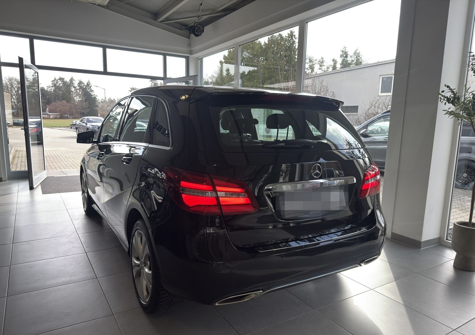 Mercedes-Benz B 200 Urban Style Edition LED*RFK*NAVI*SHZ foto 3