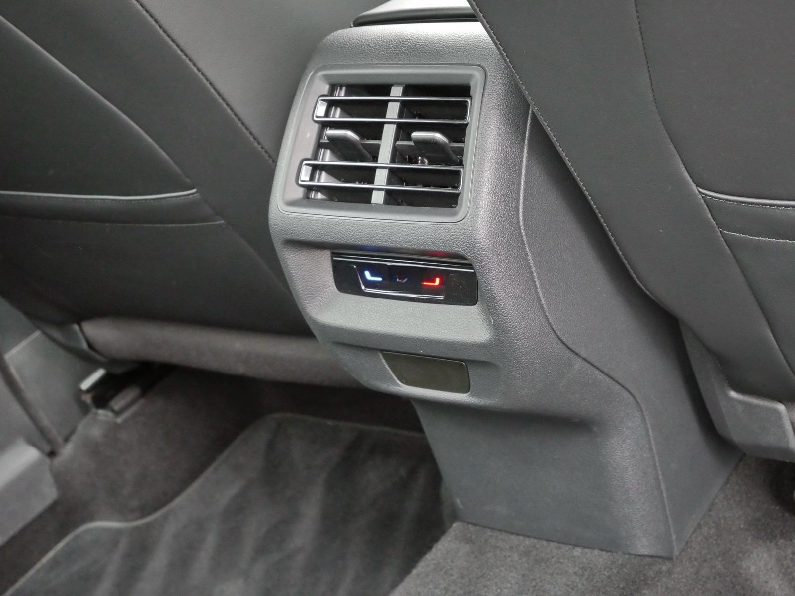 Volkswagen Tayron Life 1.5 eTSI AHK*LED*H&K*HuD*RFK*Digital foto 20