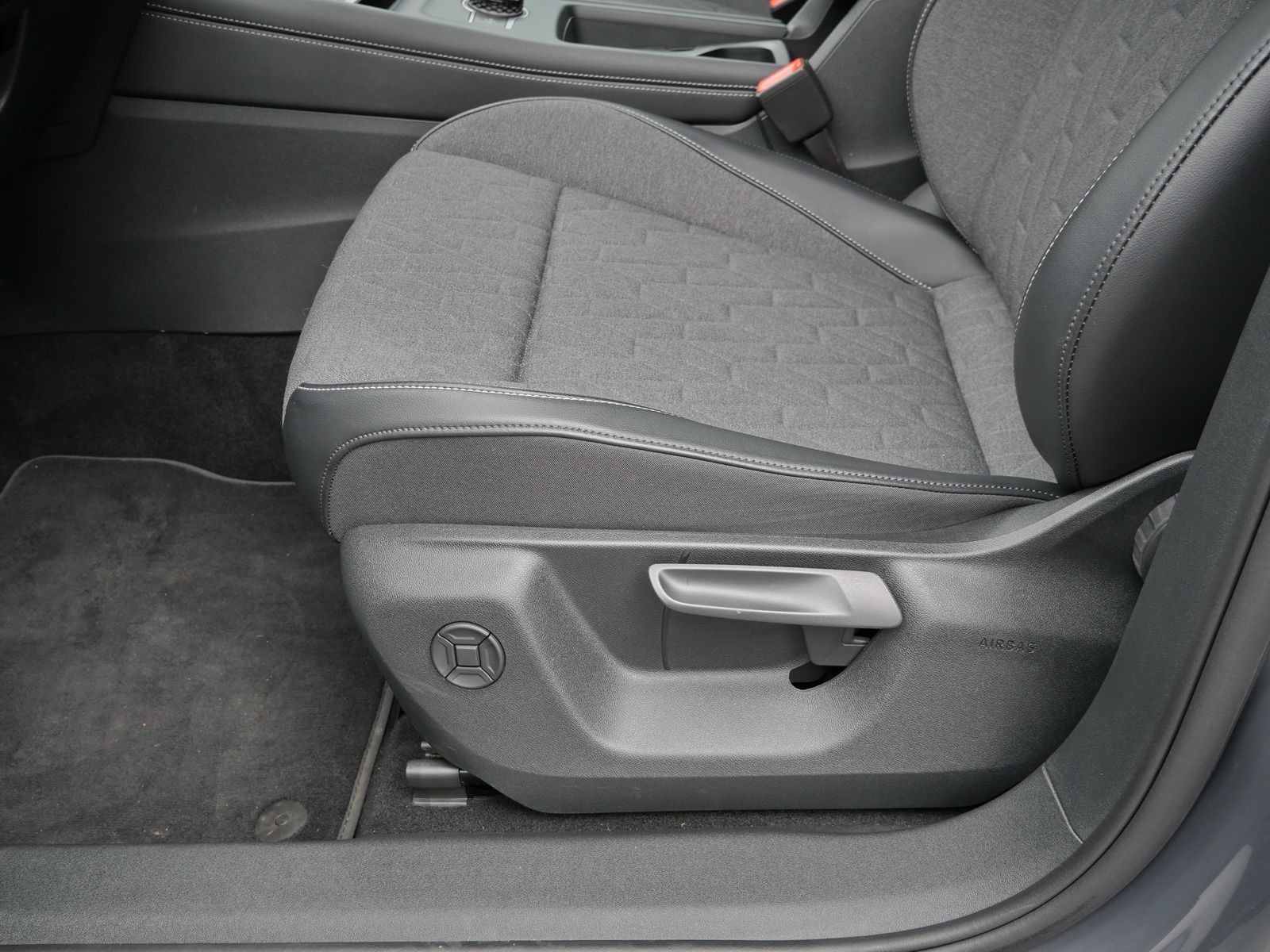 Volkswagen Tayron Life 1.5 eTSI AHK*LED*H&K*HuD*RFK*Digital foto 24