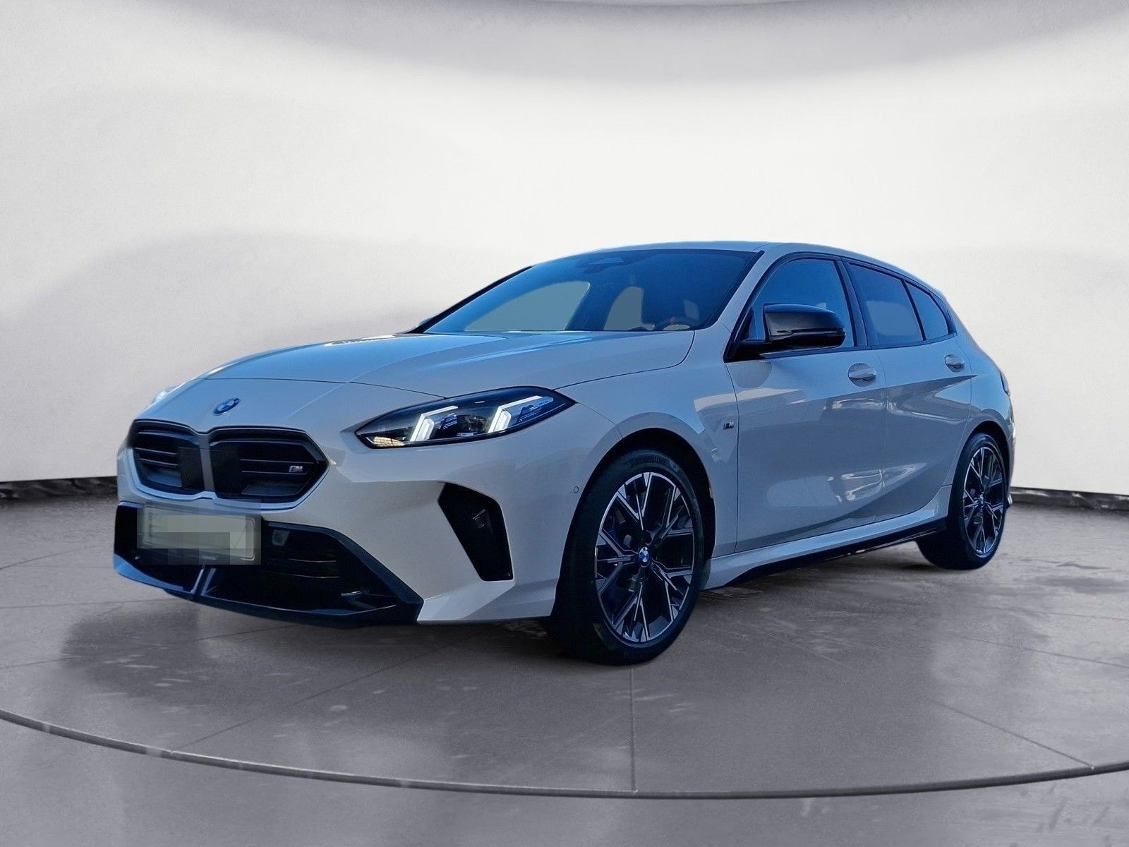 BMW M135 xDrive Klimaaut. Adaptives Fahrwerk foto 2