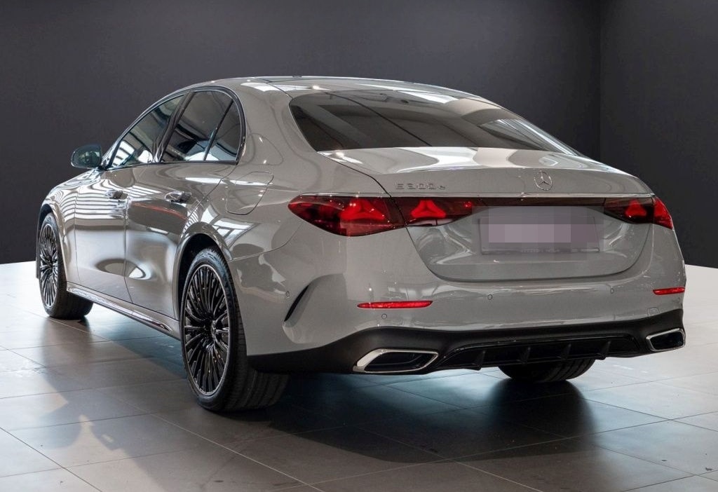 Mercedes-Benz E 300 e Limousine AMG Pano MBUX digital AHK foto 8