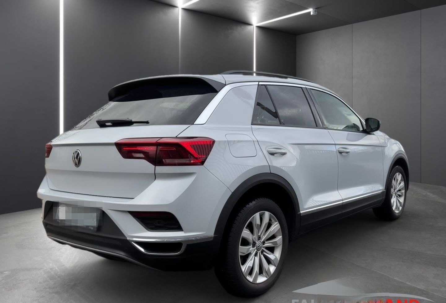 Volkswagen T-Roc 1.5 Sport El. Pano Navi 2-Zonen-Klima Fahr foto 3