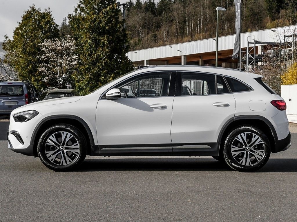 Mercedes-Benz GLA 180 Progressive/Pano/AHK/Leder/LED/Kamera/18 foto 21