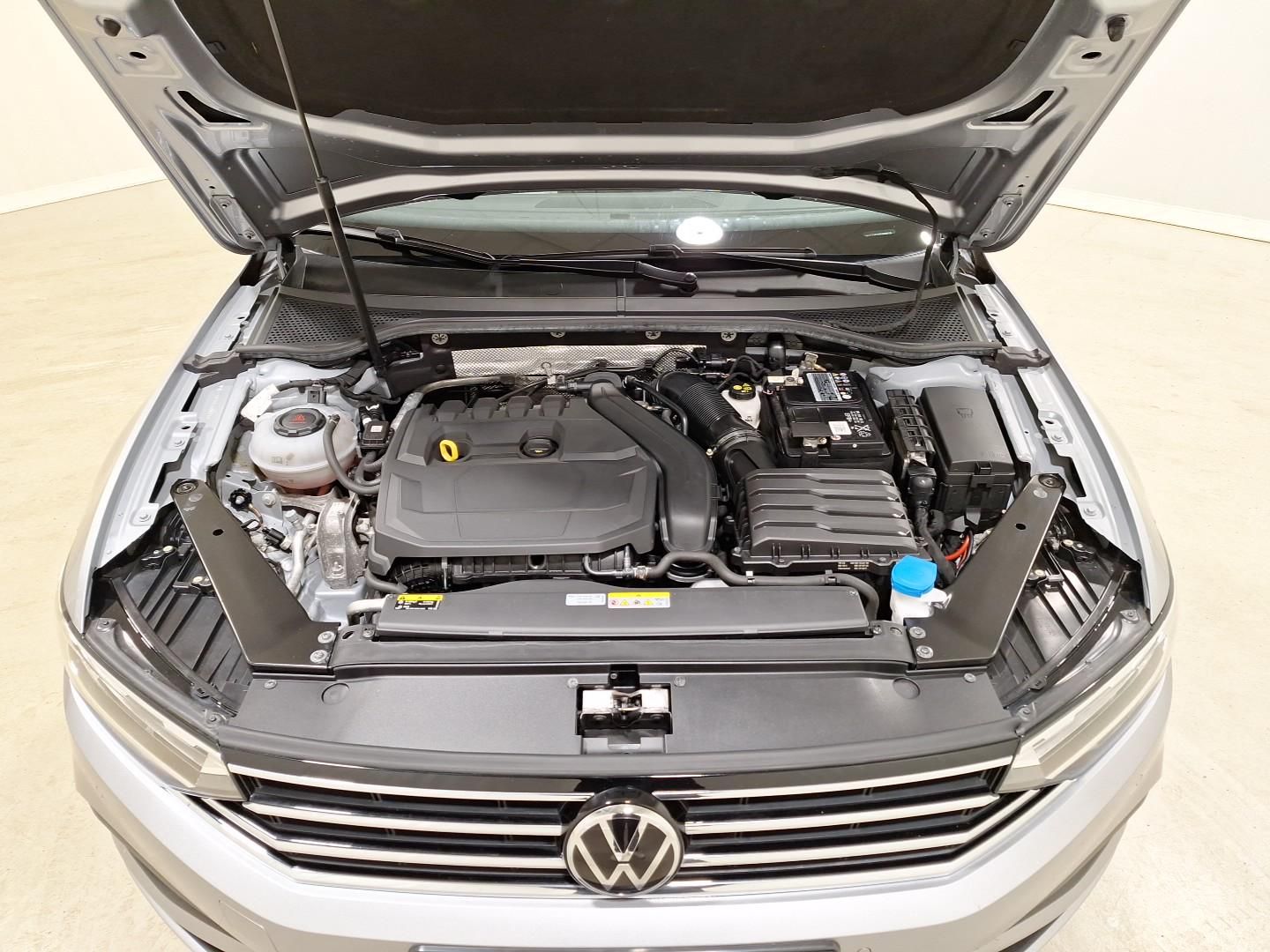 Volkswagen Passat Variant 1.5 TSI Conceptline LED|Navi|RFK foto 14