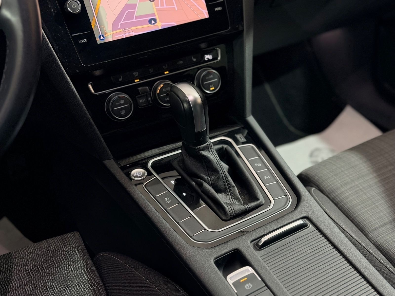 Volkswagen Passat R-Line ACC Matrix LED Massage 1.Hand foto 19