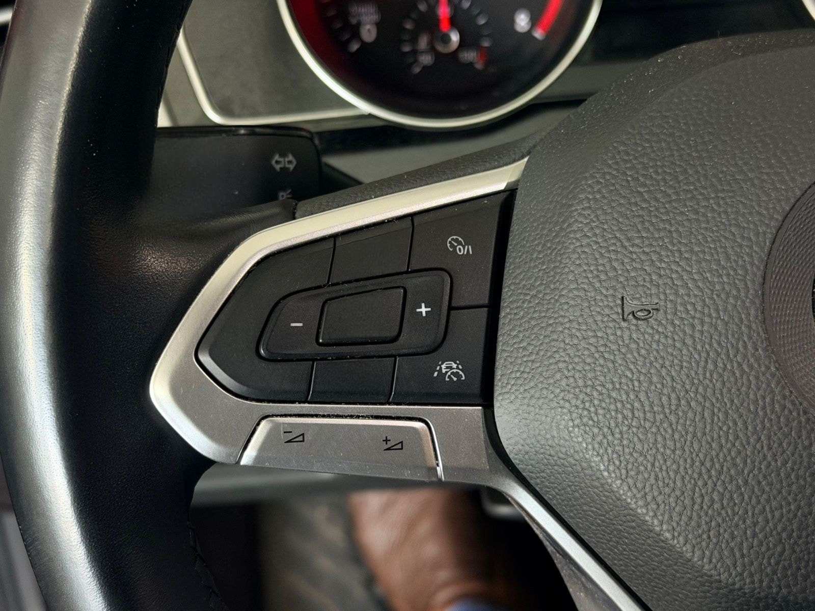 Volkswagen Passat R-Line ACC Matrix LED Massage 1.Hand foto 25