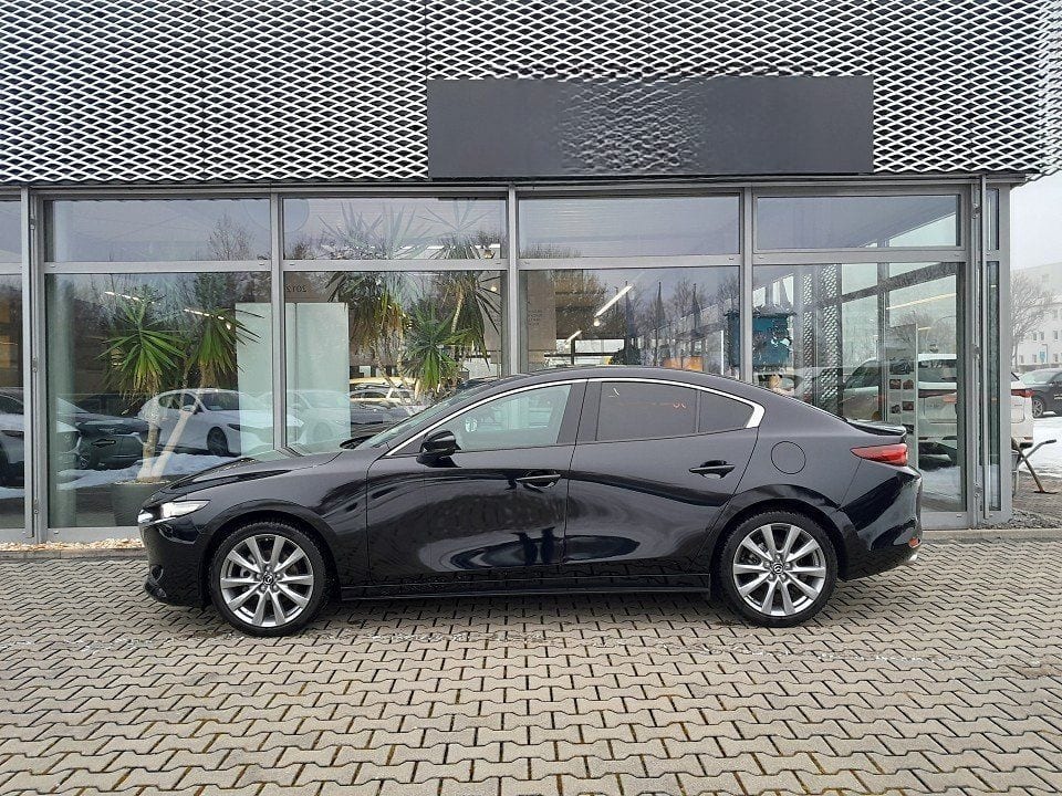 Mazda 3 Limous 2025