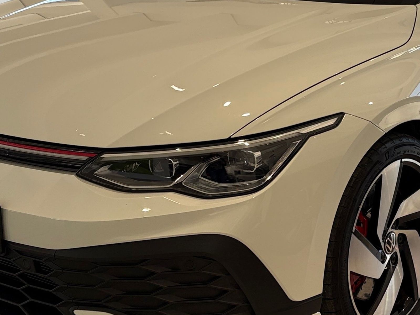 Volkswagen Golf VIII 2.0 TSI GTI Clubsport *LED*KLIMA*BLUET foto 7