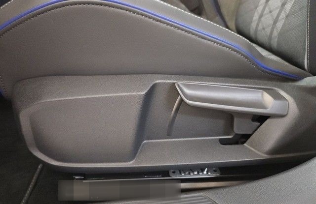 Volkswagen Golf VIII Variant 1.5eTSI DSG R-Line AHK IQ LED foto 6