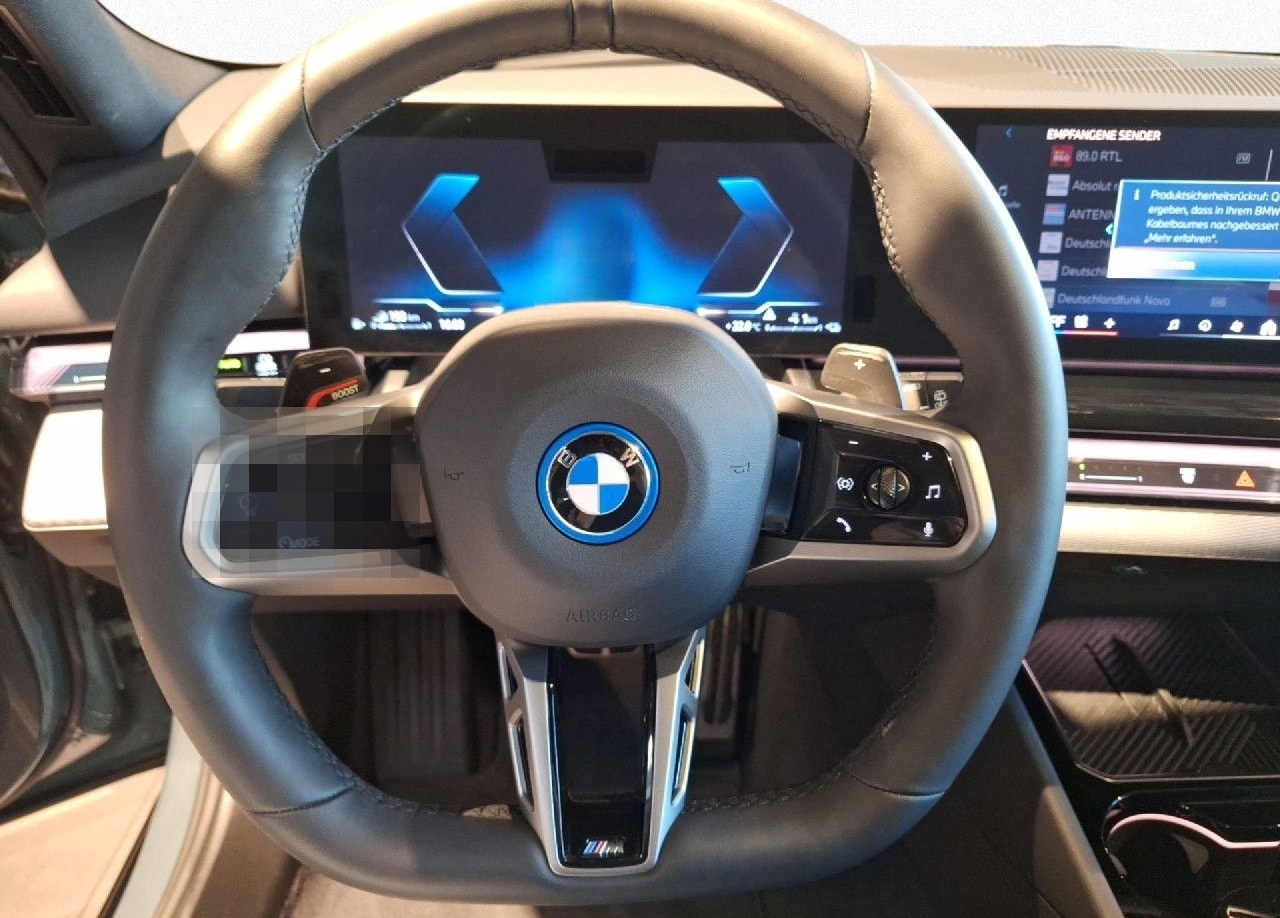 BMW 550e xDr T M Sport B&W,Pano,AHK,AktivL,Autobahn foto 17