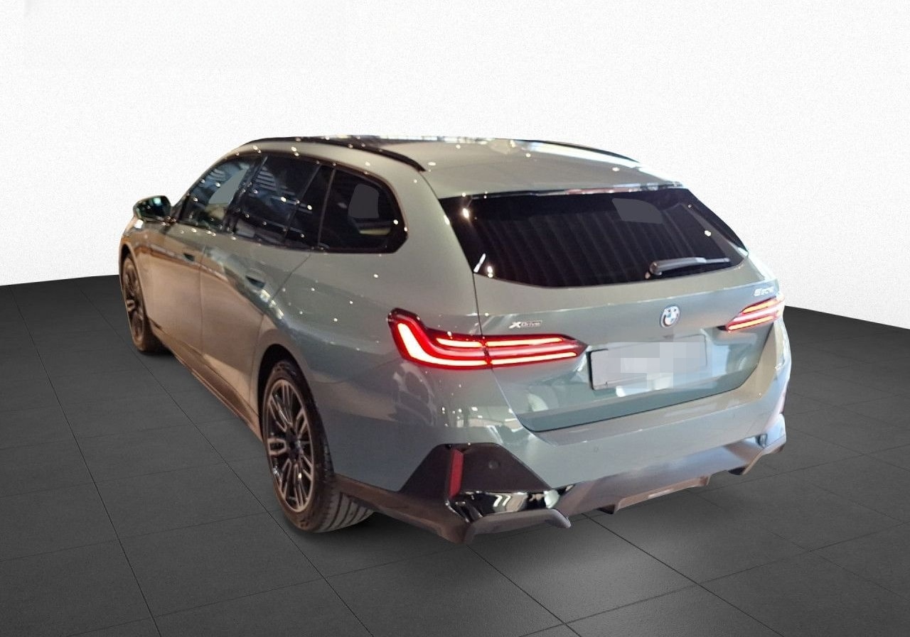 BMW 550e xDr T M Sport B&W,Pano,AHK,AktivL,Autobahn foto 6