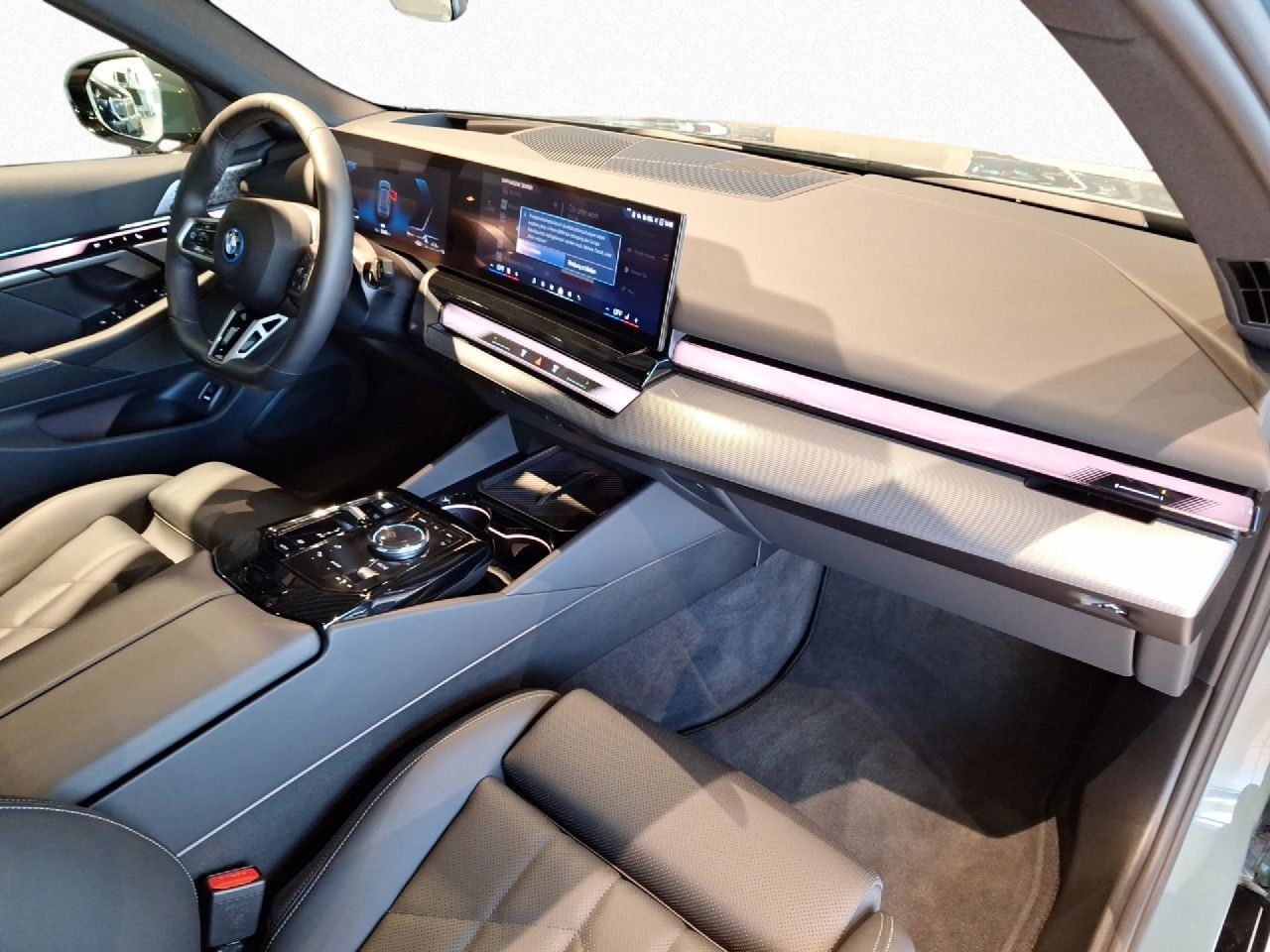 BMW 550e xDr T M Sport B&W,Pano,AHK,AktivL,Autobahn foto 10