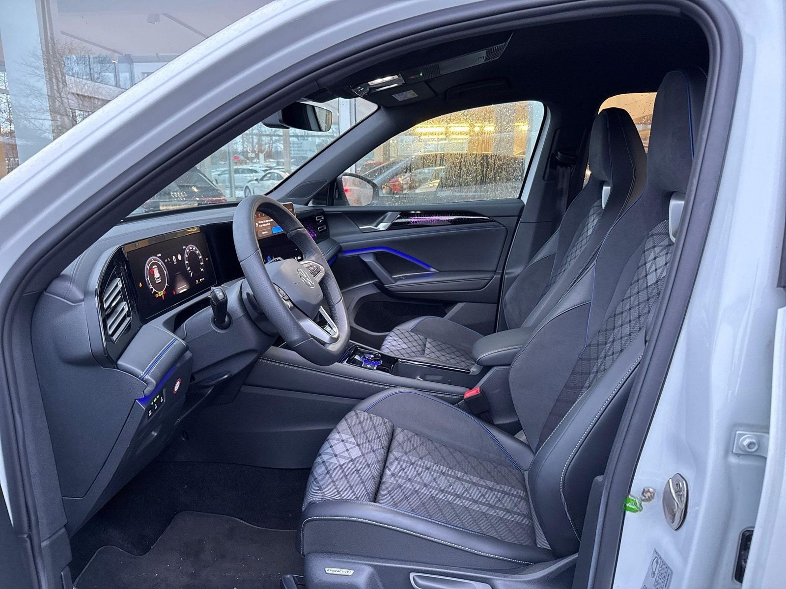 Volkswagen Tiguan TDi DSG R-Line BlackStyle ACC IQLight 20" foto 4