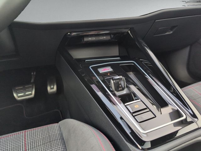 Volkswagen GOLF VIII GTI 2.0 TSI PANO+360°+HEAD-UP+IQ.LIGHT foto 15