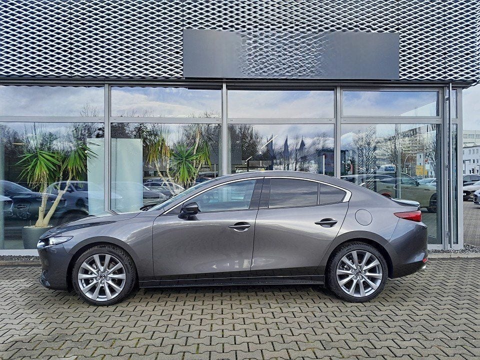Mazda 3 Limous 2025