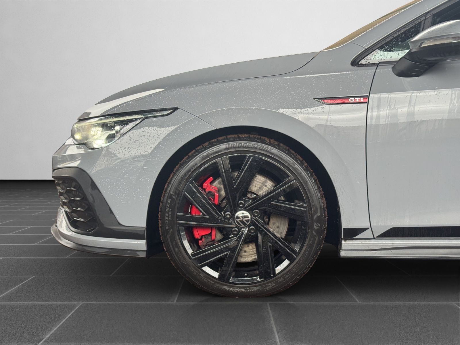 Volkswagen Golf VIII GTI CLUBSPORT 2.0 TSI DSG LED PLUS DCC foto 9