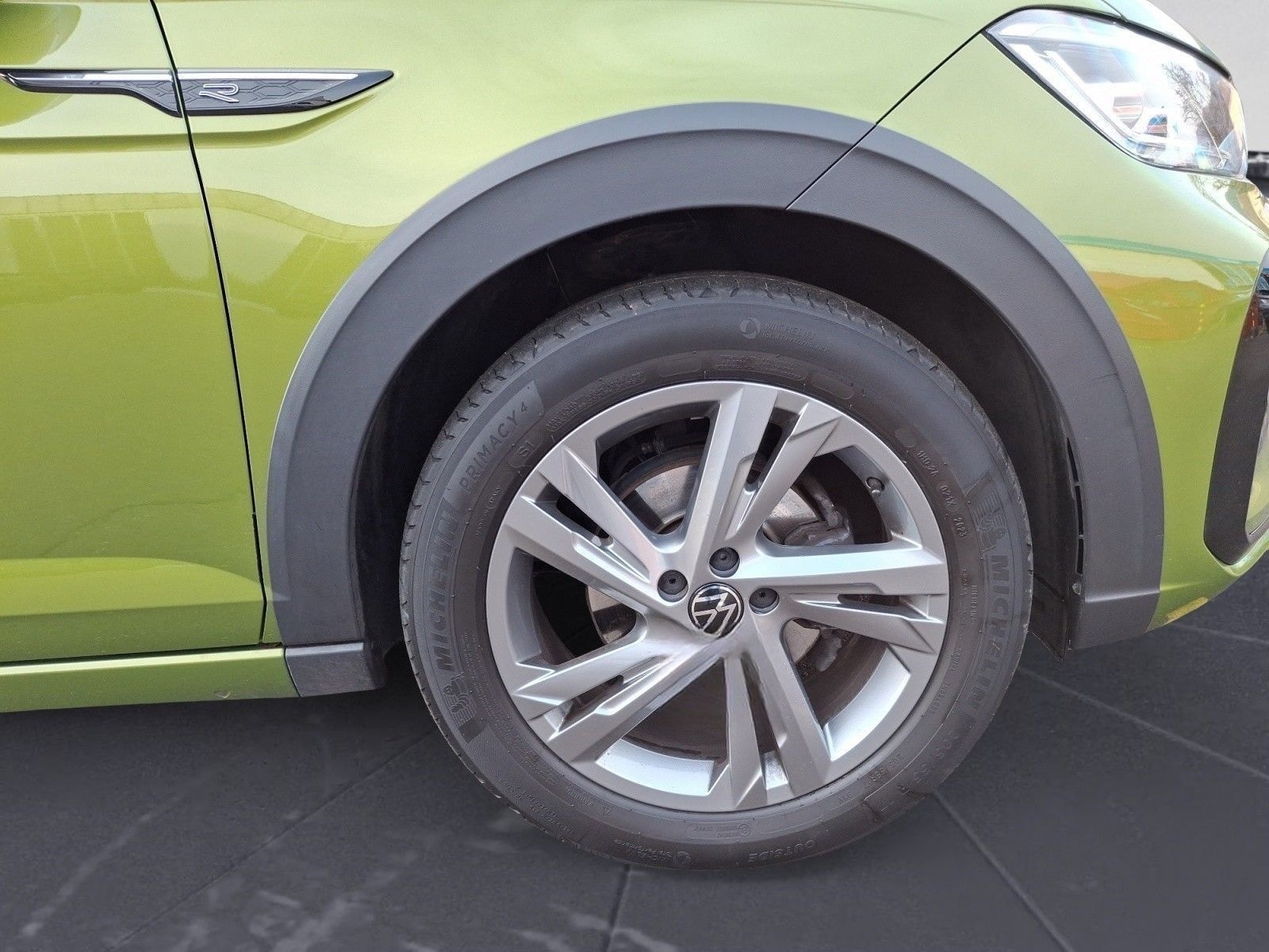 Volkswagen Taigo R-Line 1,5 TSI OPF DSG foto 12