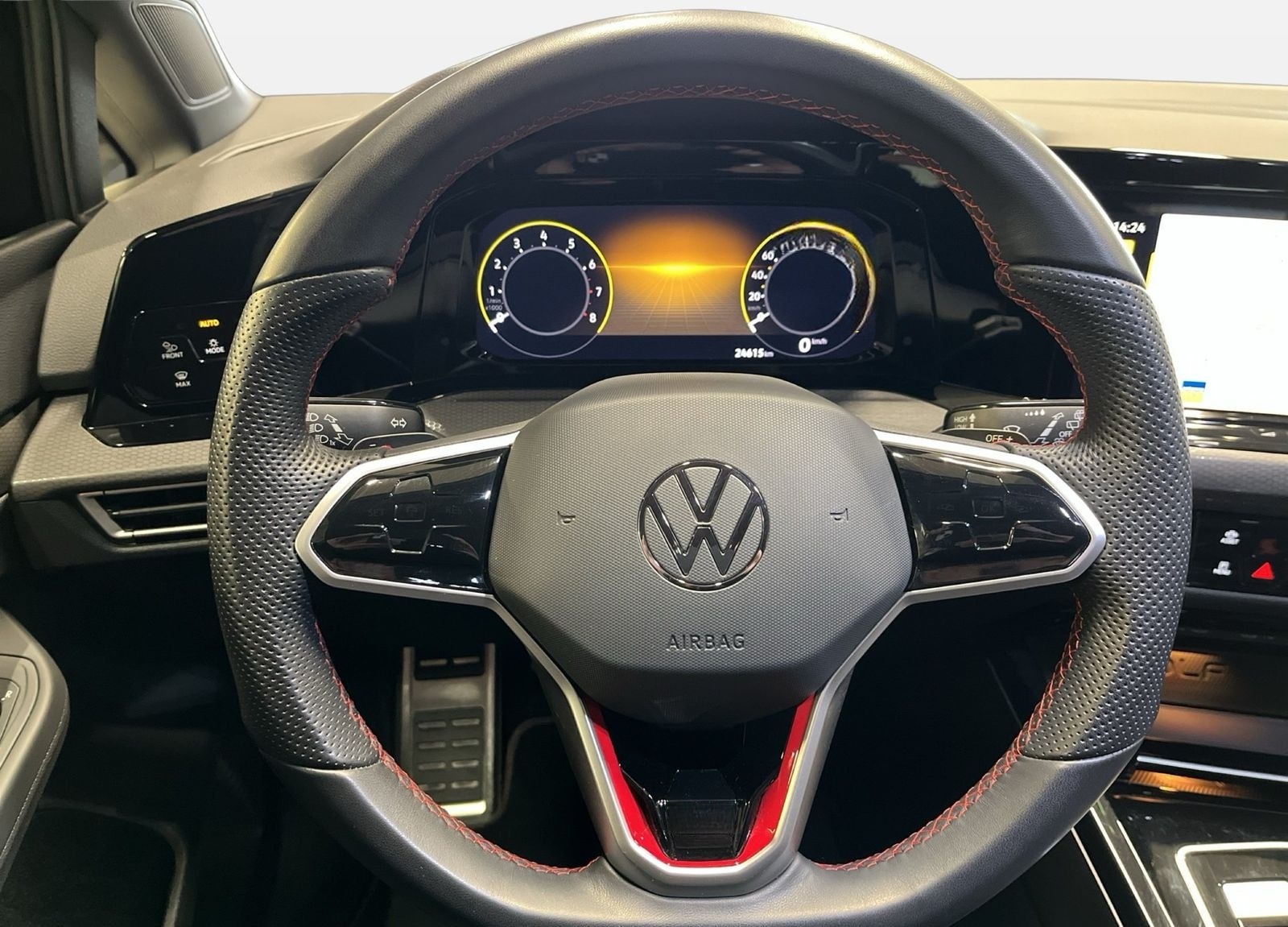 Volkswagen Golf VIII 2.0 TSI DSG GTI Clubsport ACC AUT Kam. foto 16