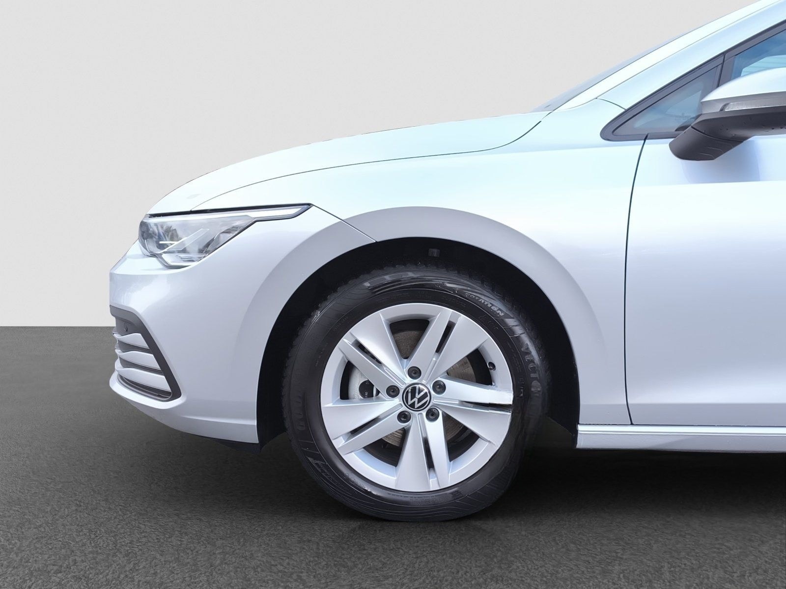 Volkswagen Golf 8 Lim. 1.5 TSI Life LED NAVI PDC foto 11