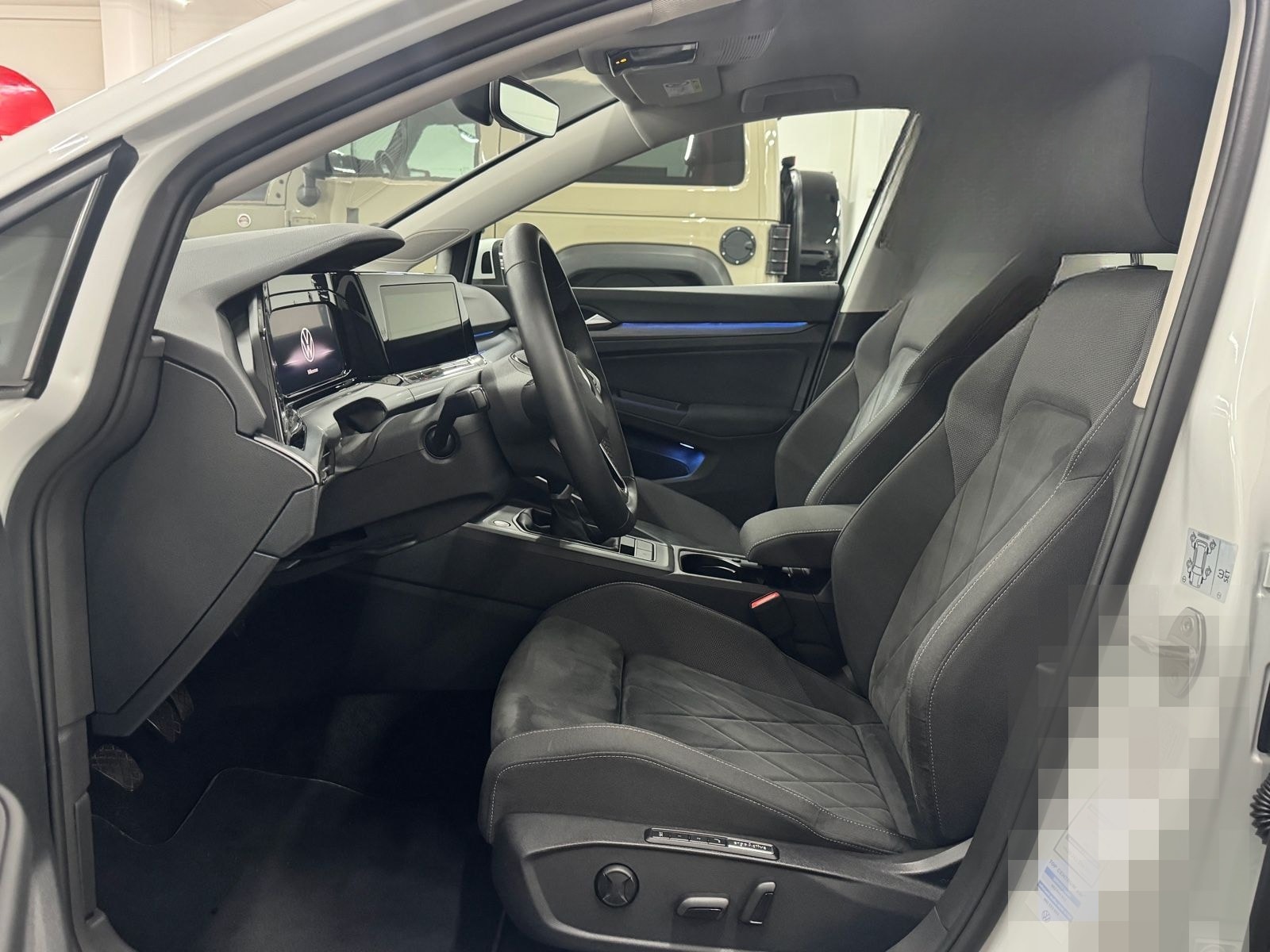 Volkswagen Golf VIII Lim. Style IQ LIGHT/CARPLAY/U-FREI/TOP foto 18