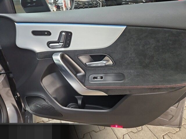 Mercedes-Benz A 220 d AMG Line/Distronic/Night/360°/Memory/ foto 24