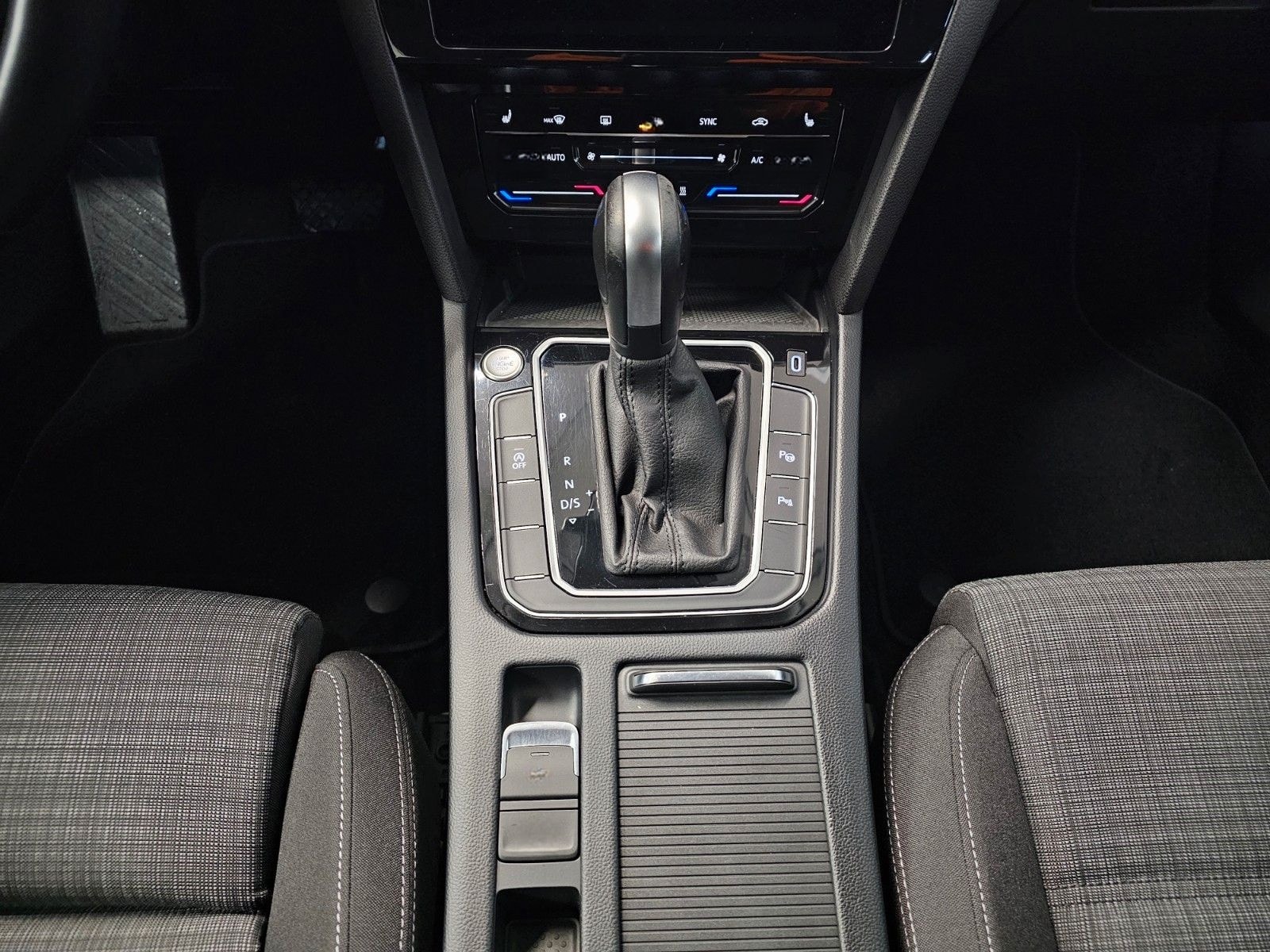 Volkswagen Passat Variant Business 2.0 TDI 4Motion + ACC/VC foto 17