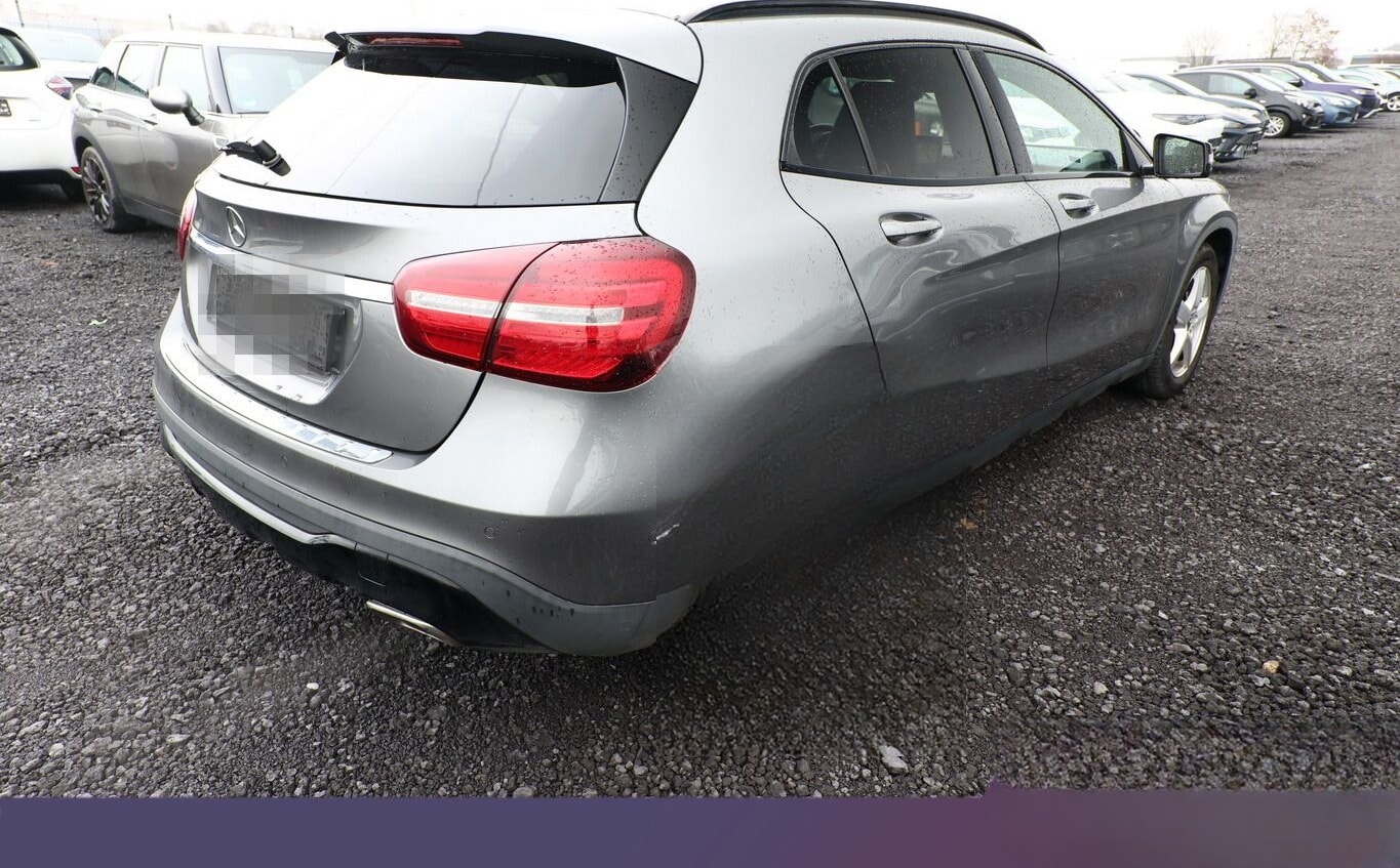 Mercedes-Benz GLA 200 d Urban DCT AHK Nav LED BusinessP foto 3