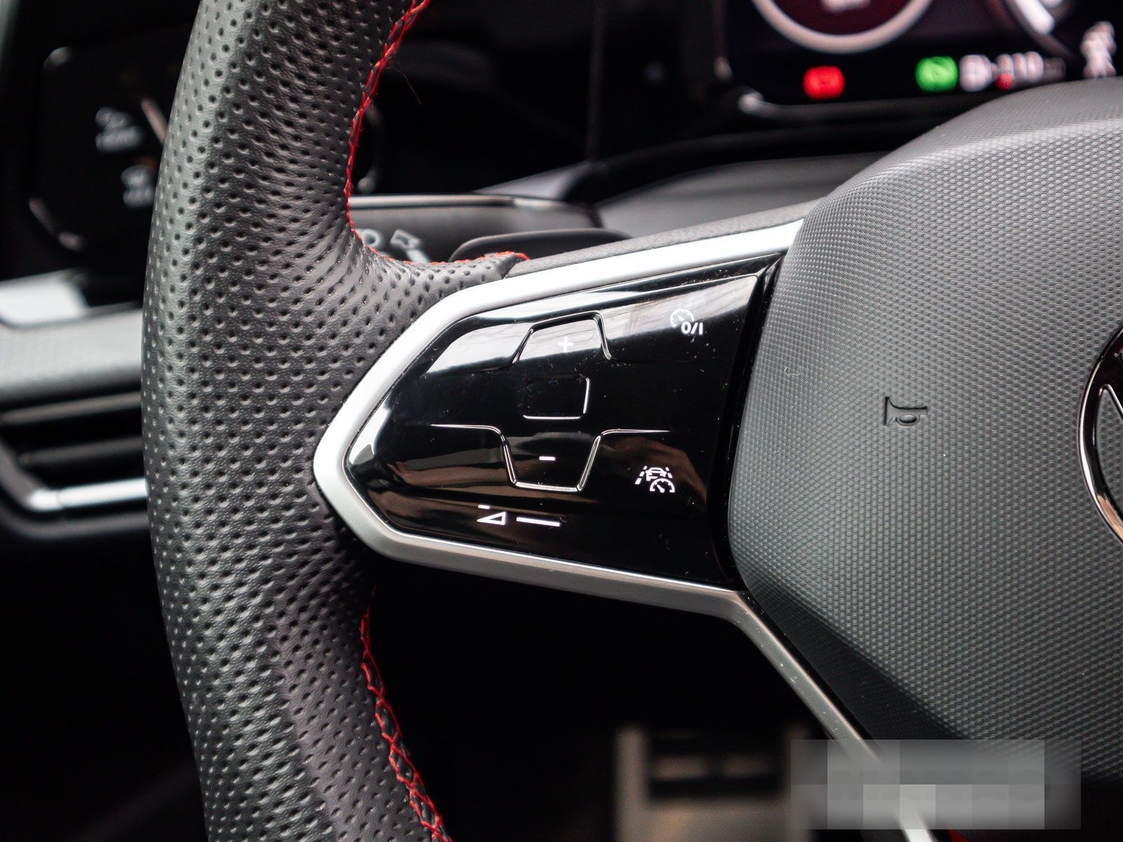 Volkswagen Golf VIII GTI Clubsport 2.0 TSI LED+ Navi ParkPi foto 19