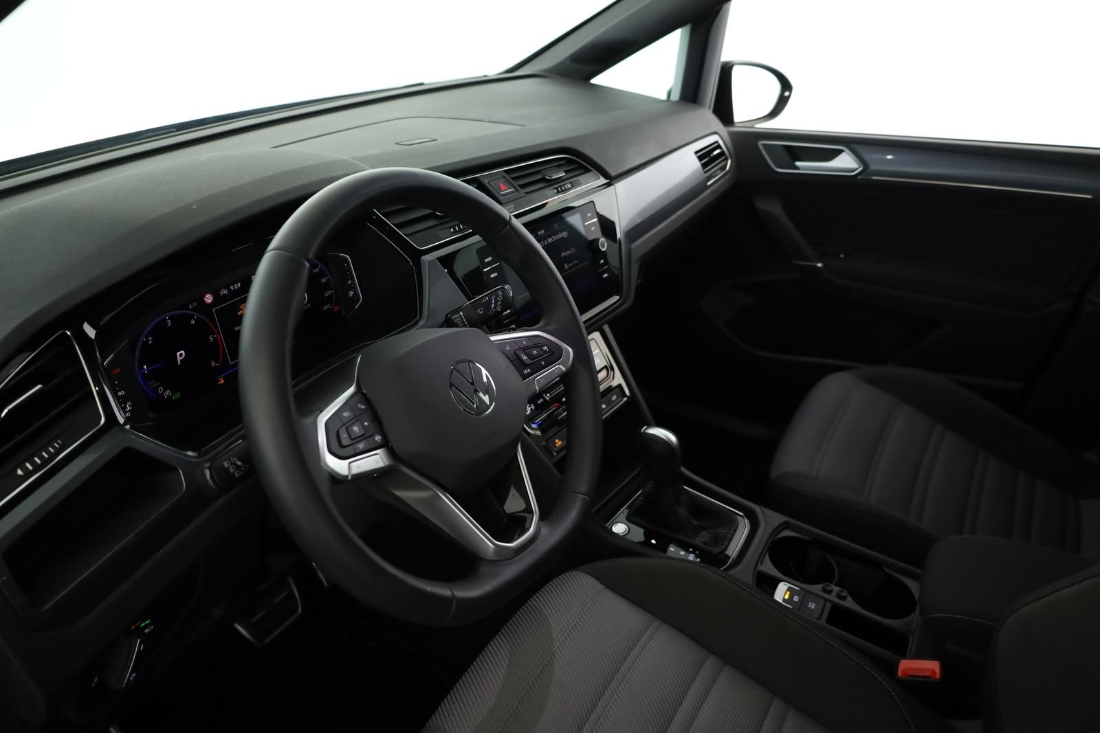 Volkswagen Touran 2.0 TDI DSG Highline R-Line 7 Pano 18 AHK foto 14