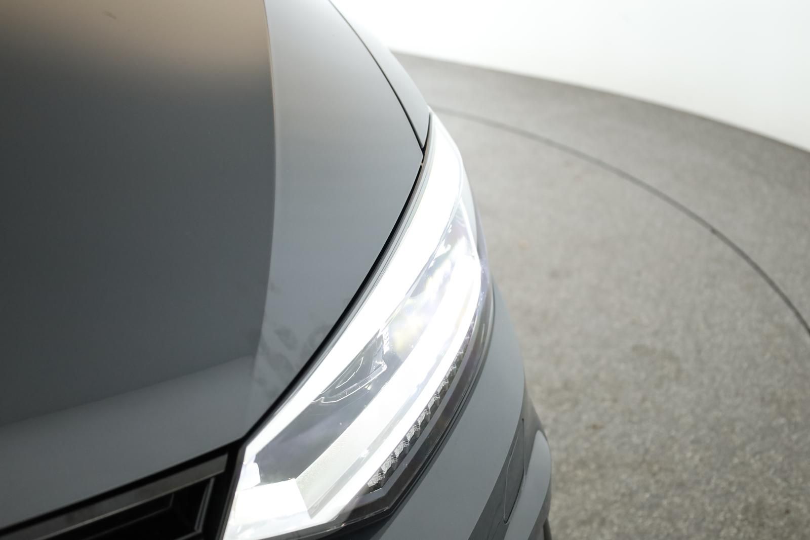 Volkswagen Touran 2.0 TDI DSG Highline R-Line 7 Pano 18 AHK foto 22