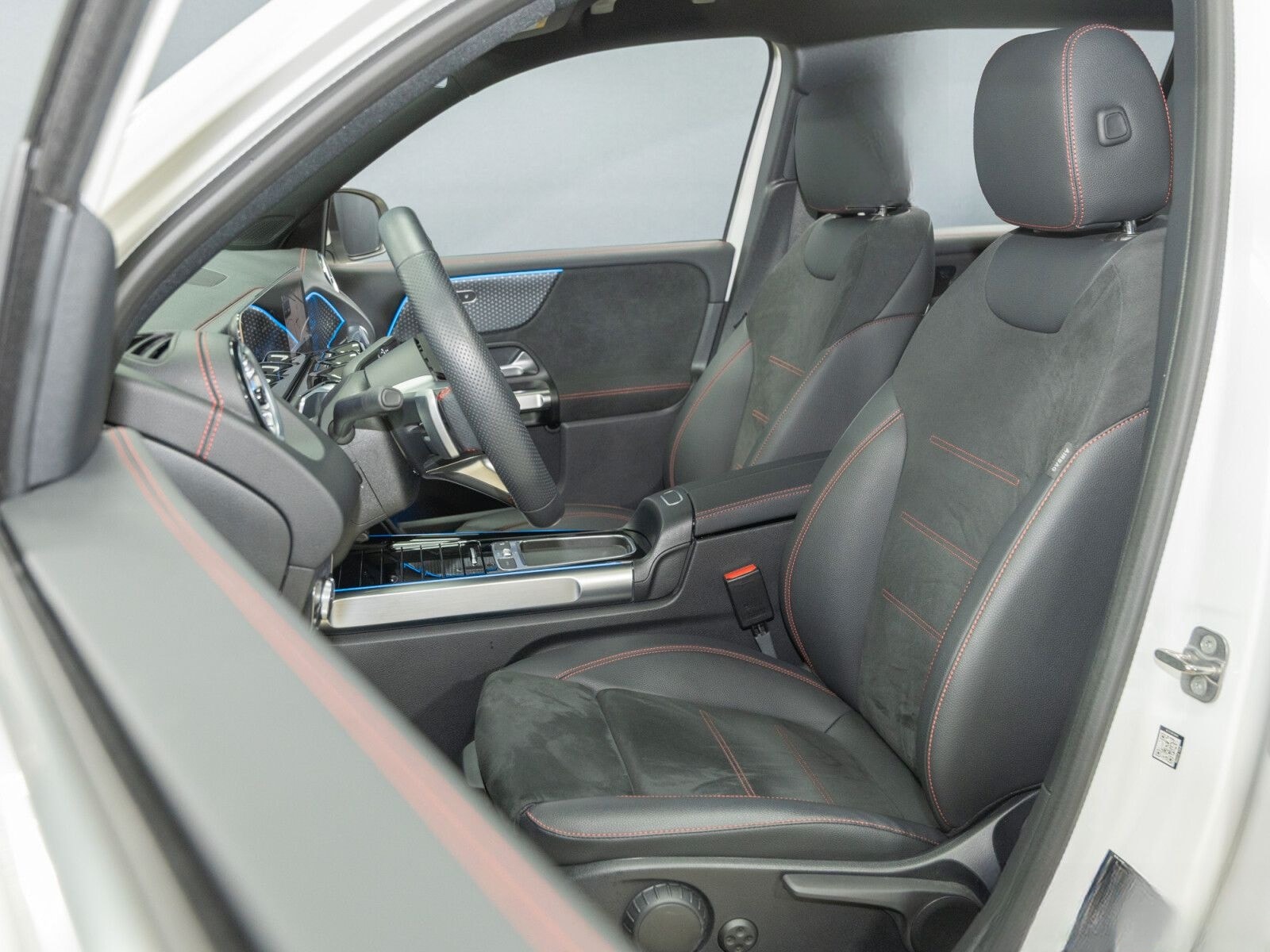 Mercedes-Benz EQB 350 4M AMG LED/Kamera/SHZ/Adv.Sound/Ambiente foto 12