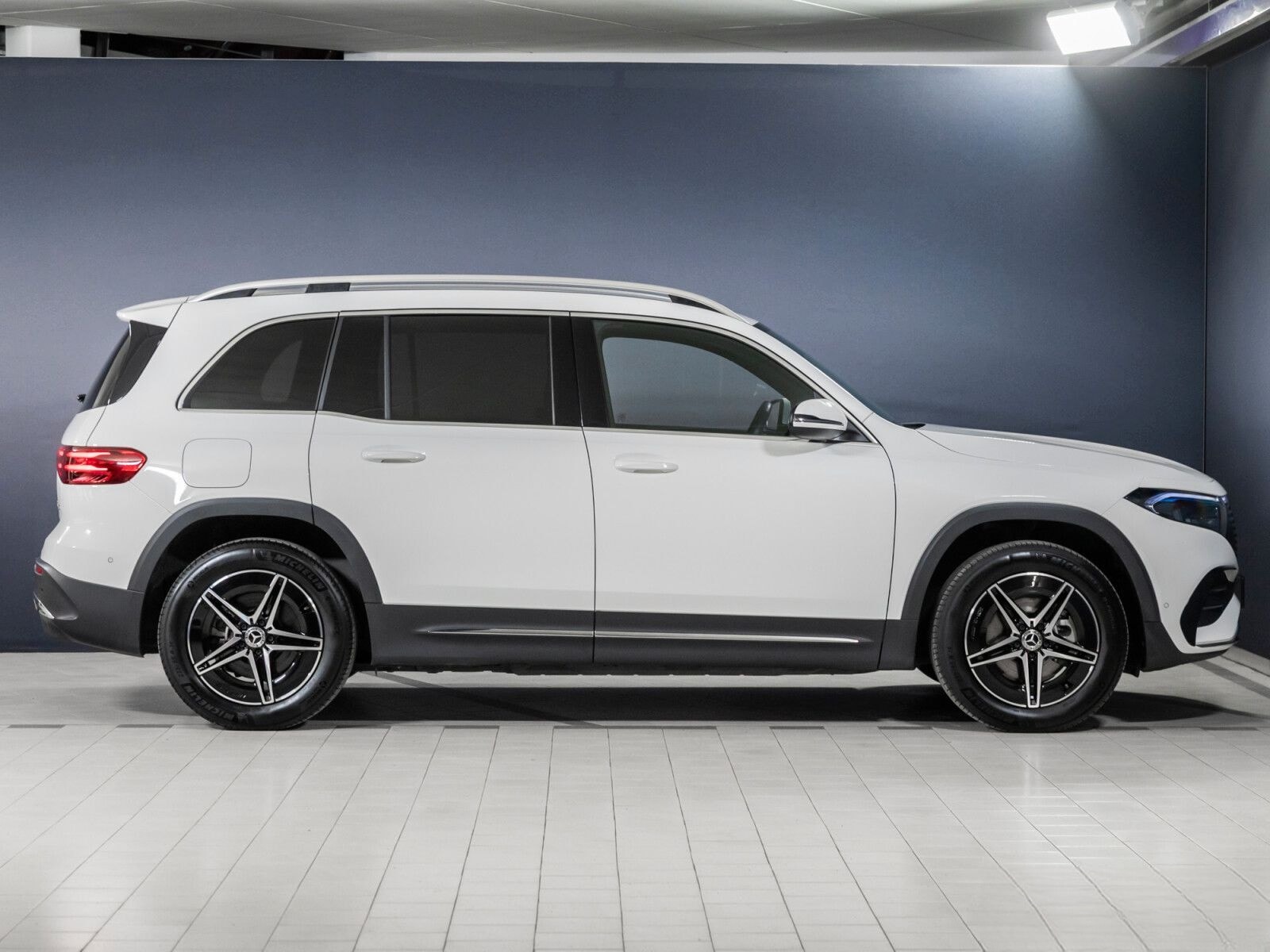 Mercedes-Benz EQB 350 4M AMG LED/Kamera/SHZ/Adv.Sound/Ambiente foto 4